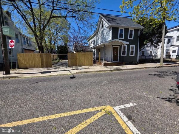 300 YORK STREET, BURLINGTON, NJ 08016