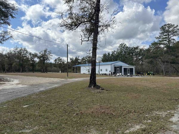 605 Floyd Gray Road , Crawfordville, FL 32327