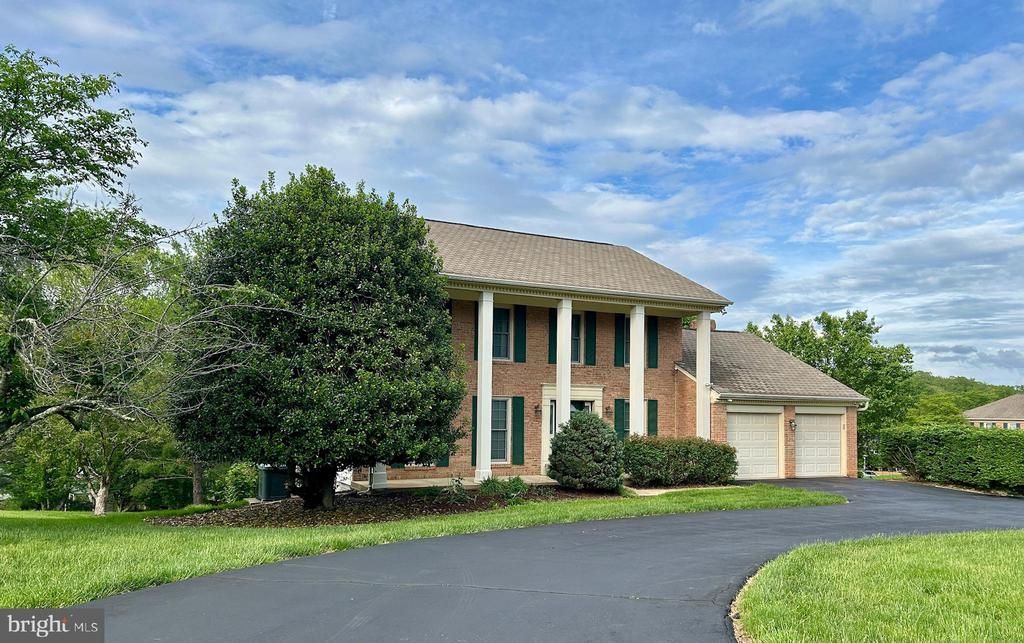 9844 Faust Drive, Vienna, VA 22182 Main Photo