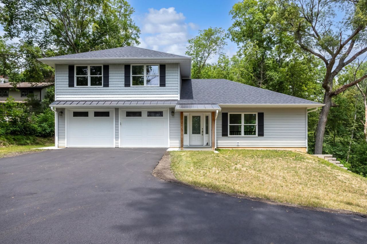 3303 Valley Drive, Geneseo, IL 61254