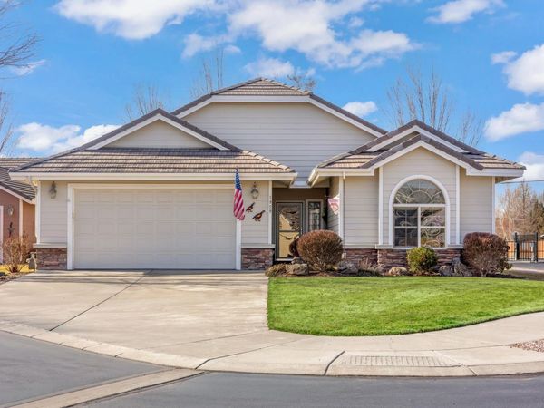 1959 NW 18th Street, Redmond, OR 97756