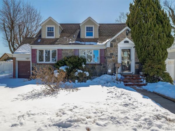 682 Rose Boulevard, North Baldwin, NY 11510