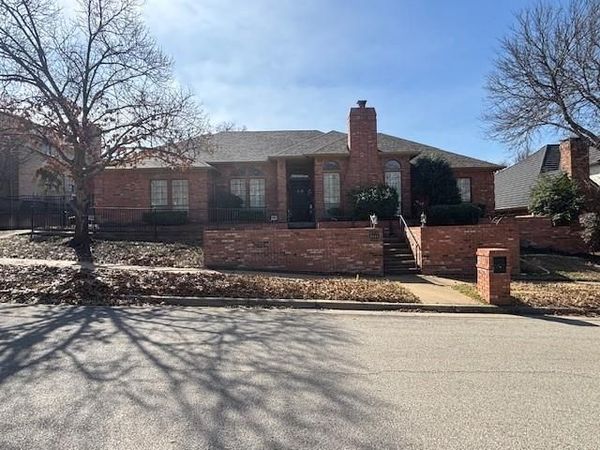 6010 Millwood Drive , Arlington, TX 76016