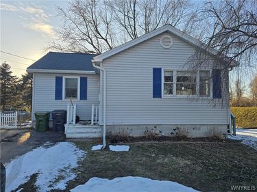 9 Butler Parkway, Middleport, NY 14105