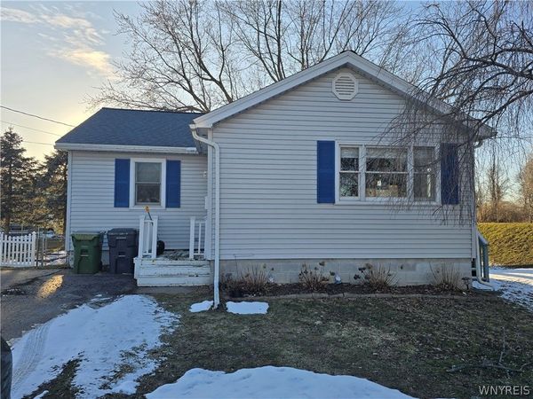 9 Butler Parkway, Middleport, NY 14105