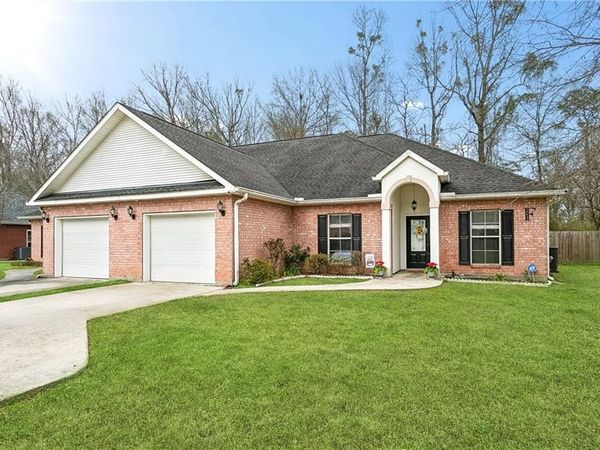 40042 EMERALD Drive , Unit B, Ponchatoula, LA 70454