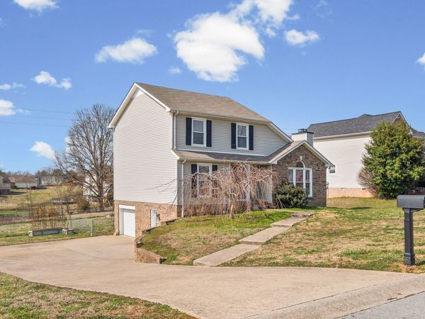 2458 Widgeon Dr, Clarksville, TN 37042