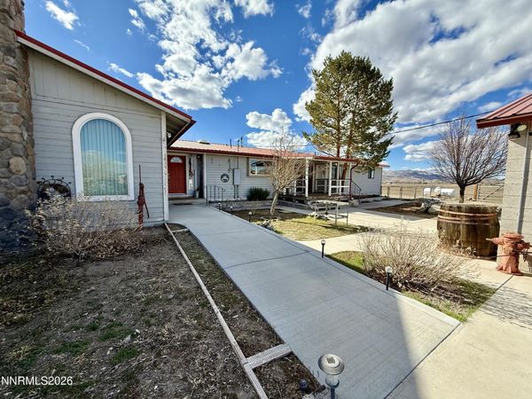 30 E Tognoli Lane, Yerington, NV 89447
