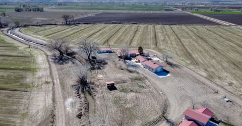 30 E Tognoli Lane, Yerington, NV 89447 Photo