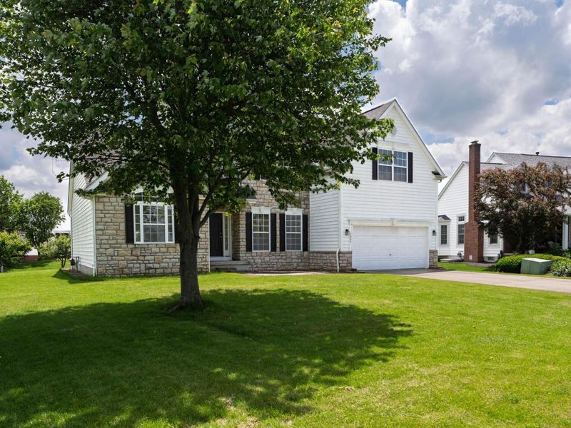 3899 Hampshire Avenue , Powell, OH 43065 Photo 3