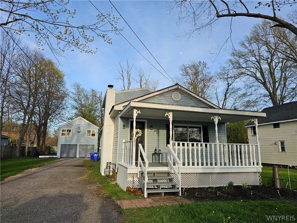 5841 Lakeview Terrace, Lake View, NY 14085