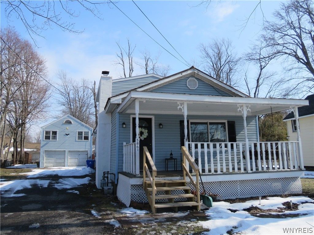 5841 Lakeview Terrace, Lake View, NY 14085 Main Photo