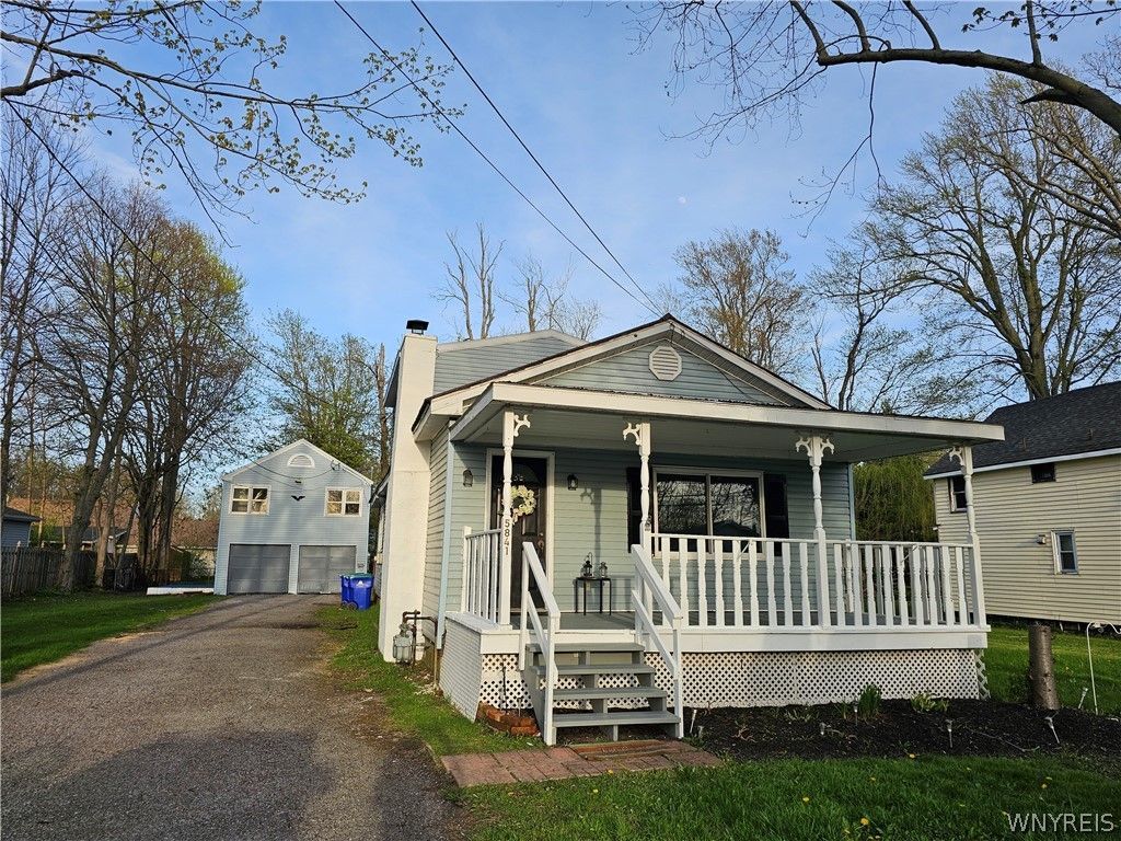 5841 Lakeview Terrace, Lake View, NY 14085 Main Photo