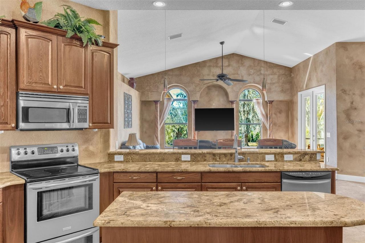 13101 Shadow Run Boulevard , Riverview, FL 33569 Photo