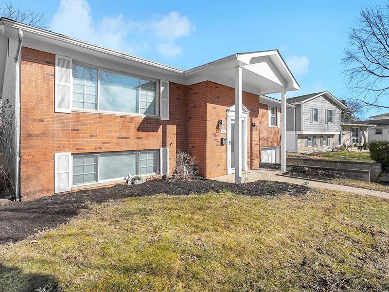 1452 Ironwood Drive, Columbus, OH 43229 Photo 3