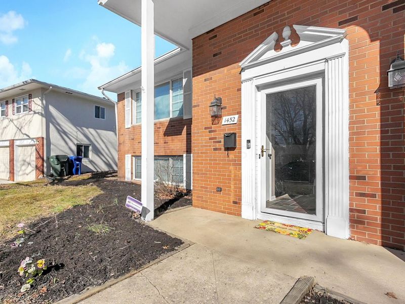 1452 Ironwood Drive, Columbus, OH 43229 Photo 4