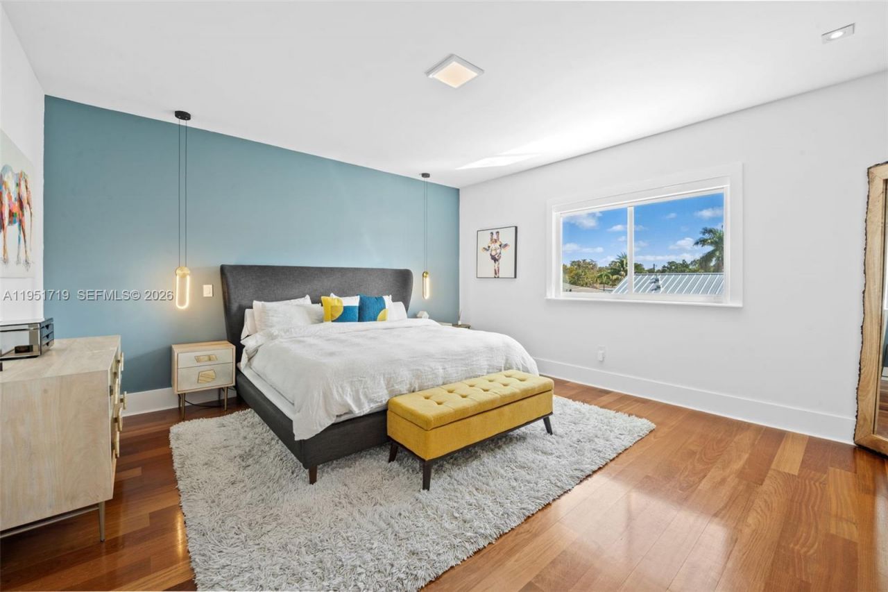 6061 SW 13th St , West Miami, FL 33144 Photo