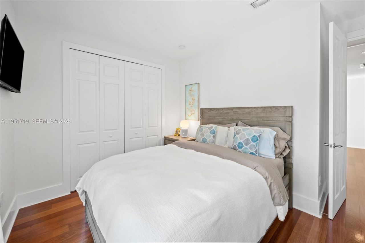 6061 SW 13th St , West Miami, FL 33144 Photo