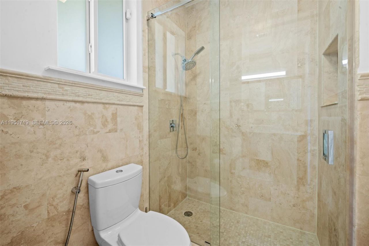 6061 SW 13th St , West Miami, FL 33144 Photo