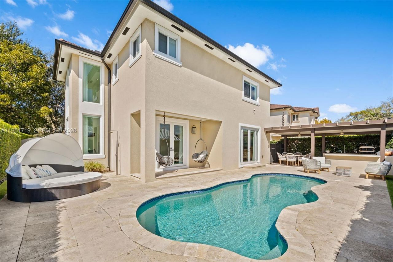 6061 SW 13th St , West Miami, FL 33144 Photo