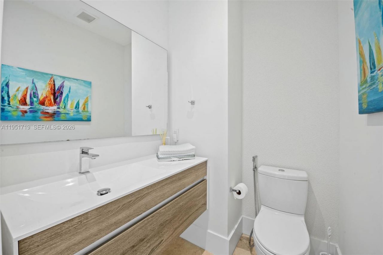 6061 SW 13th St , West Miami, FL 33144 Photo