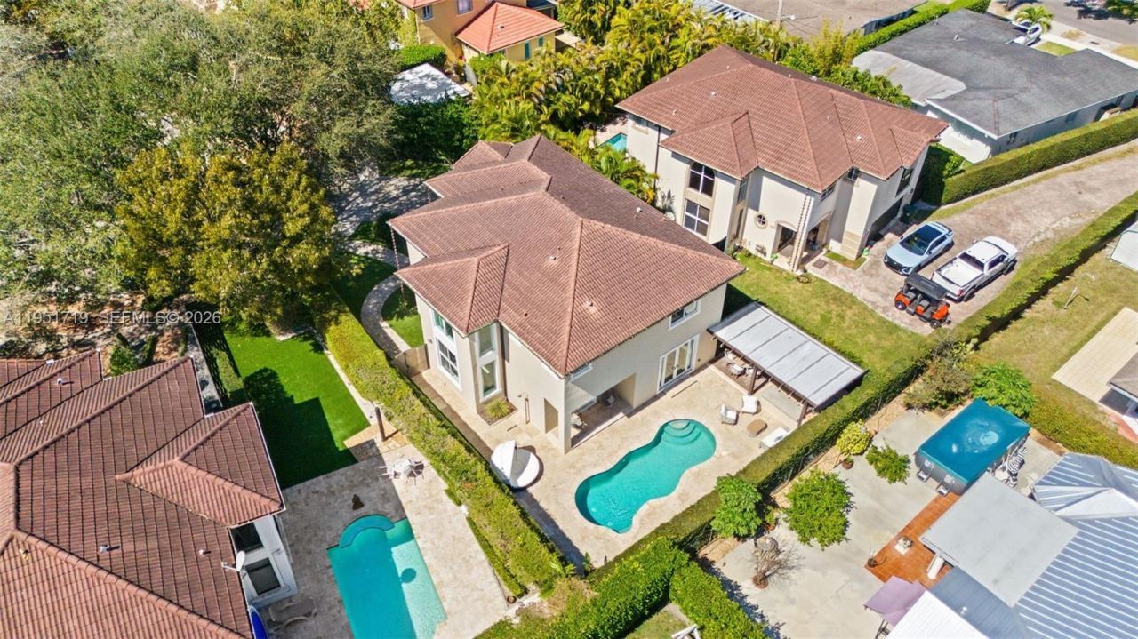 6061 SW 13th St , West Miami, FL 33144 Photo