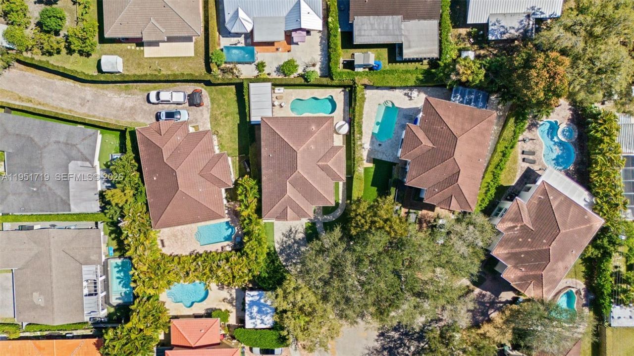 6061 SW 13th St , West Miami, FL 33144 Photo