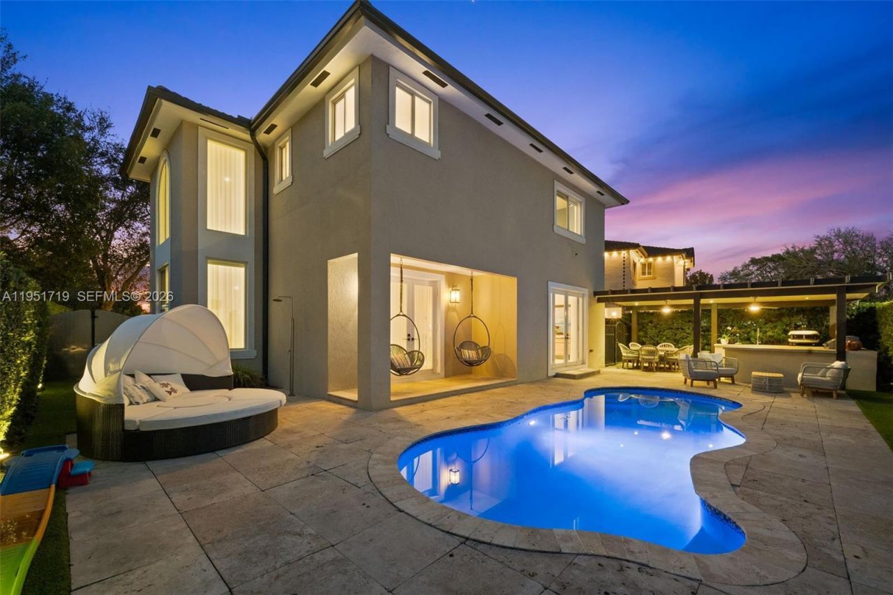 6061 SW 13th St , West Miami, FL 33144 Photo