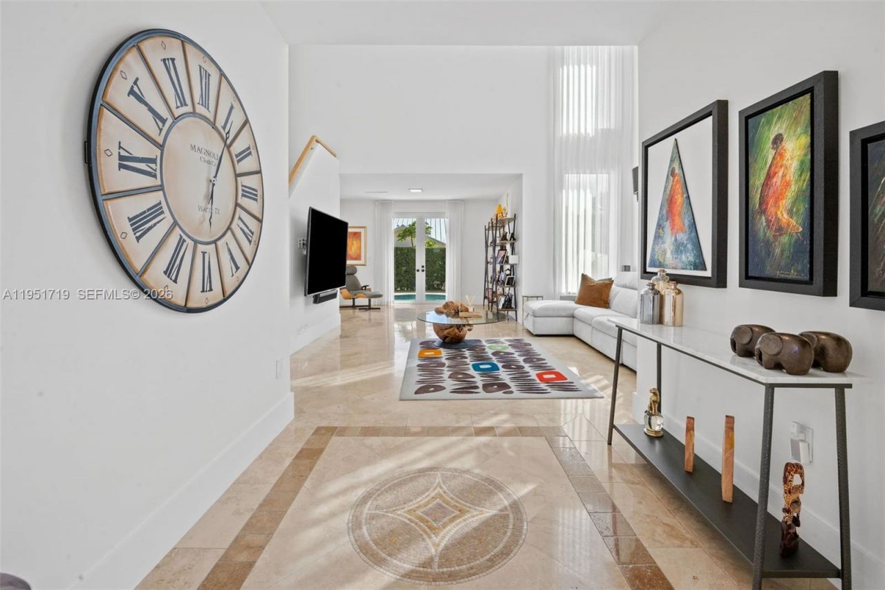 6061 SW 13th St , West Miami, FL 33144 Photo