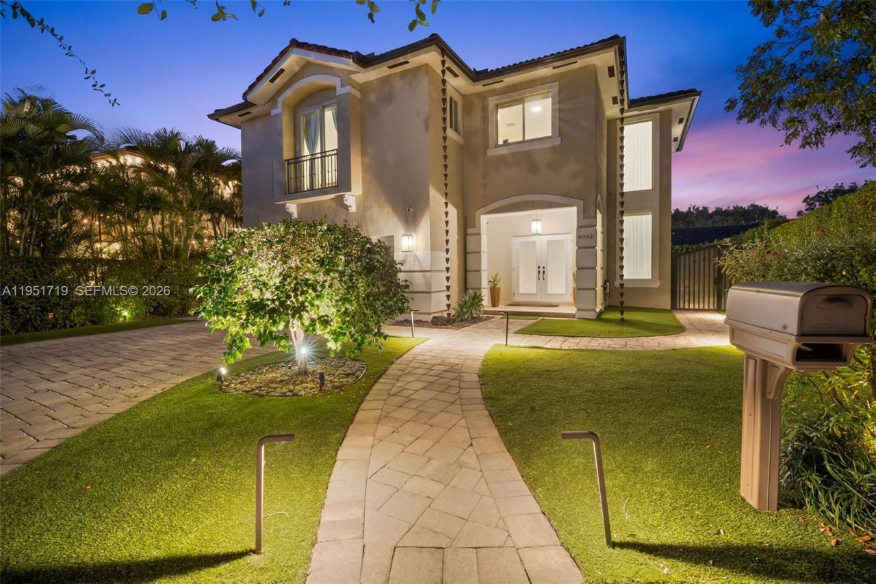 6061 SW 13th St , West Miami, FL 33144 Photo