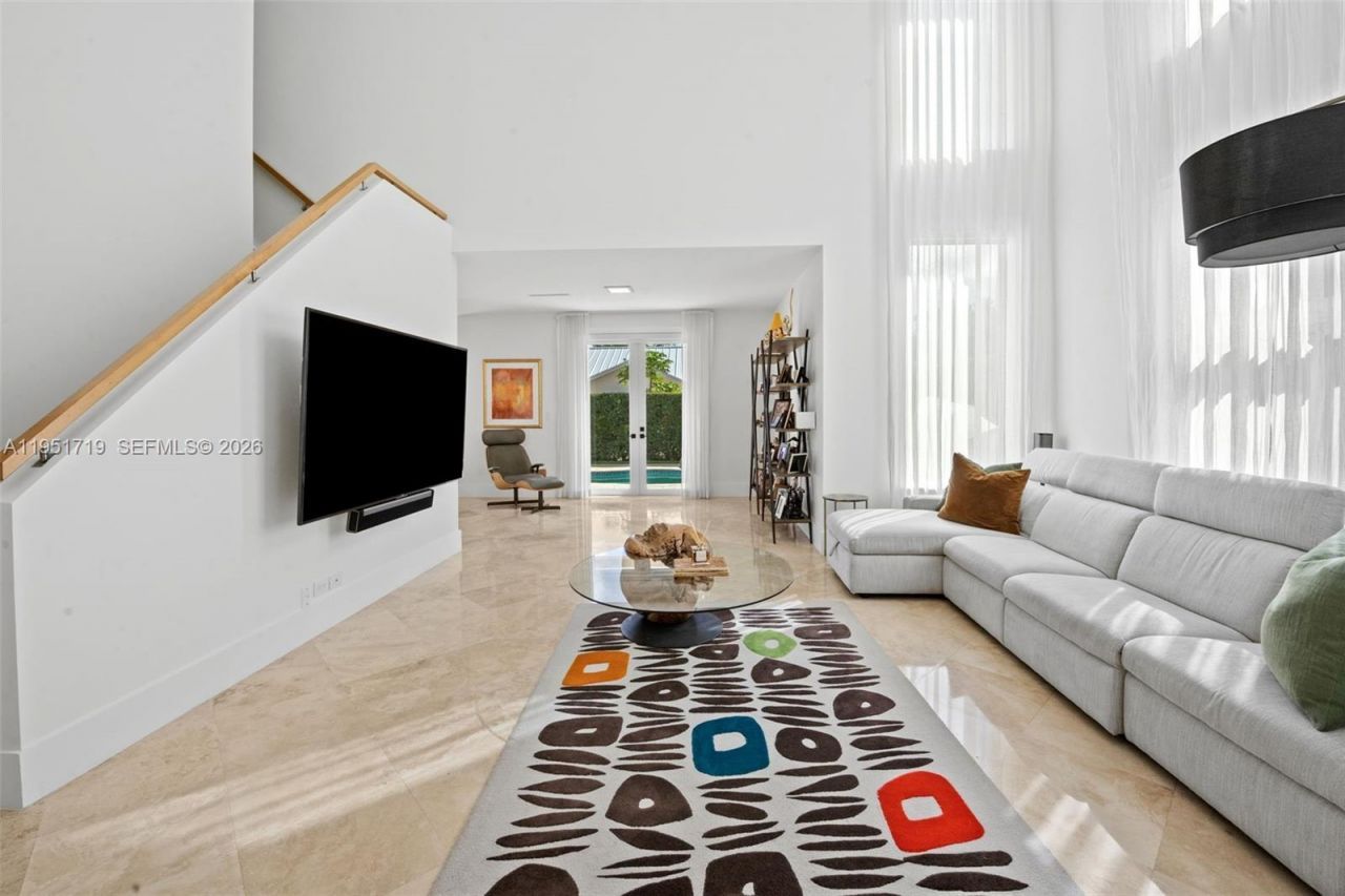 6061 SW 13th St , West Miami, FL 33144 Photo