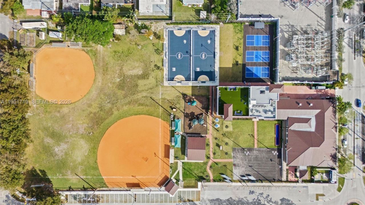 6061 SW 13th St , West Miami, FL 33144 Photo