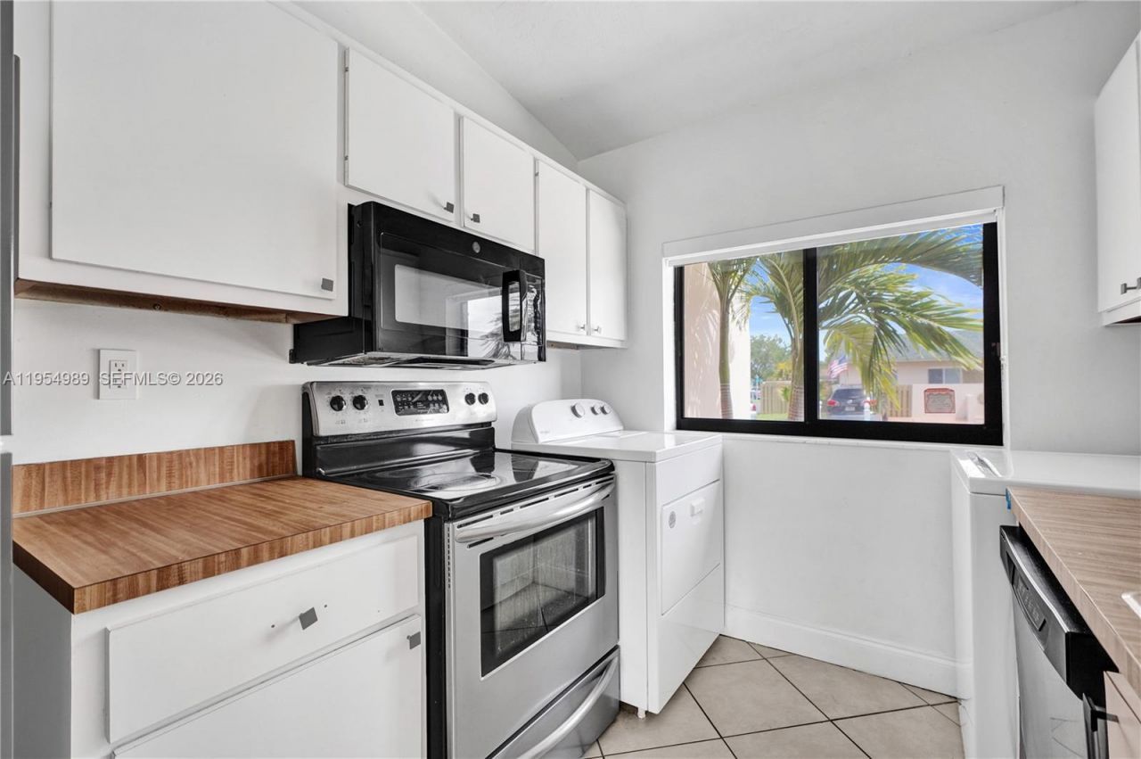 12216 SW 110th Ln, Miami, FL 33186 Photo