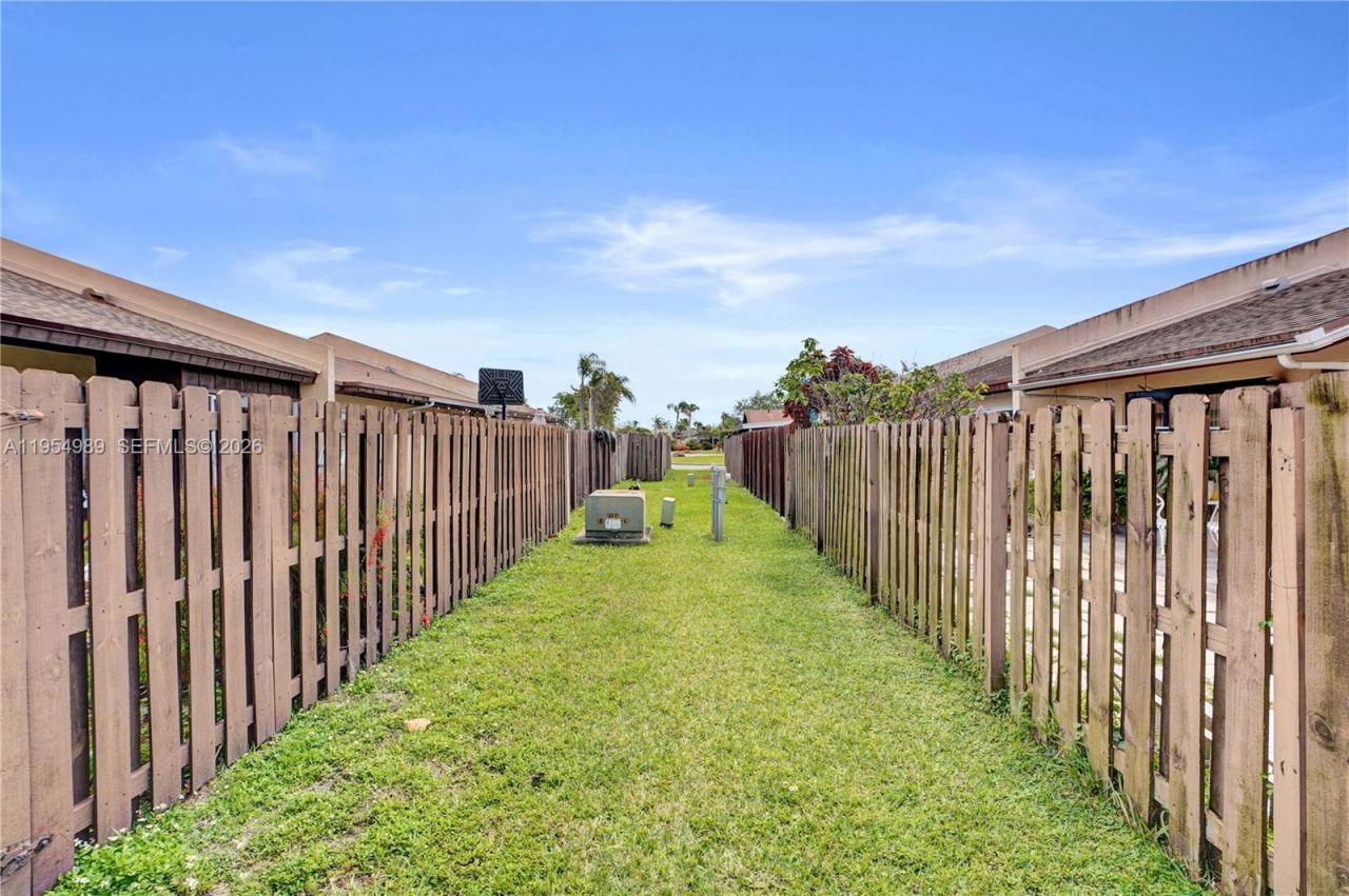 12216 SW 110th Ln, Miami, FL 33186 Photo