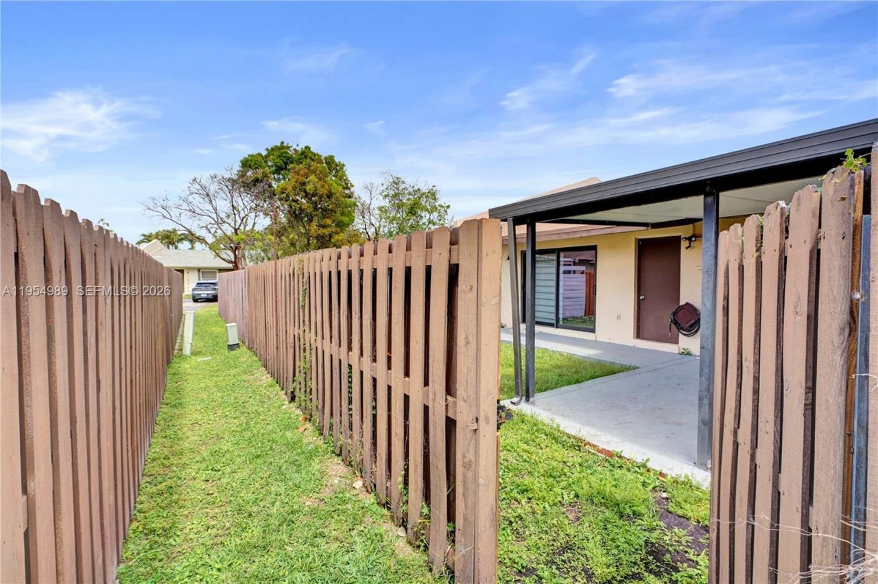 12216 SW 110th Ln, Miami, FL 33186 Photo