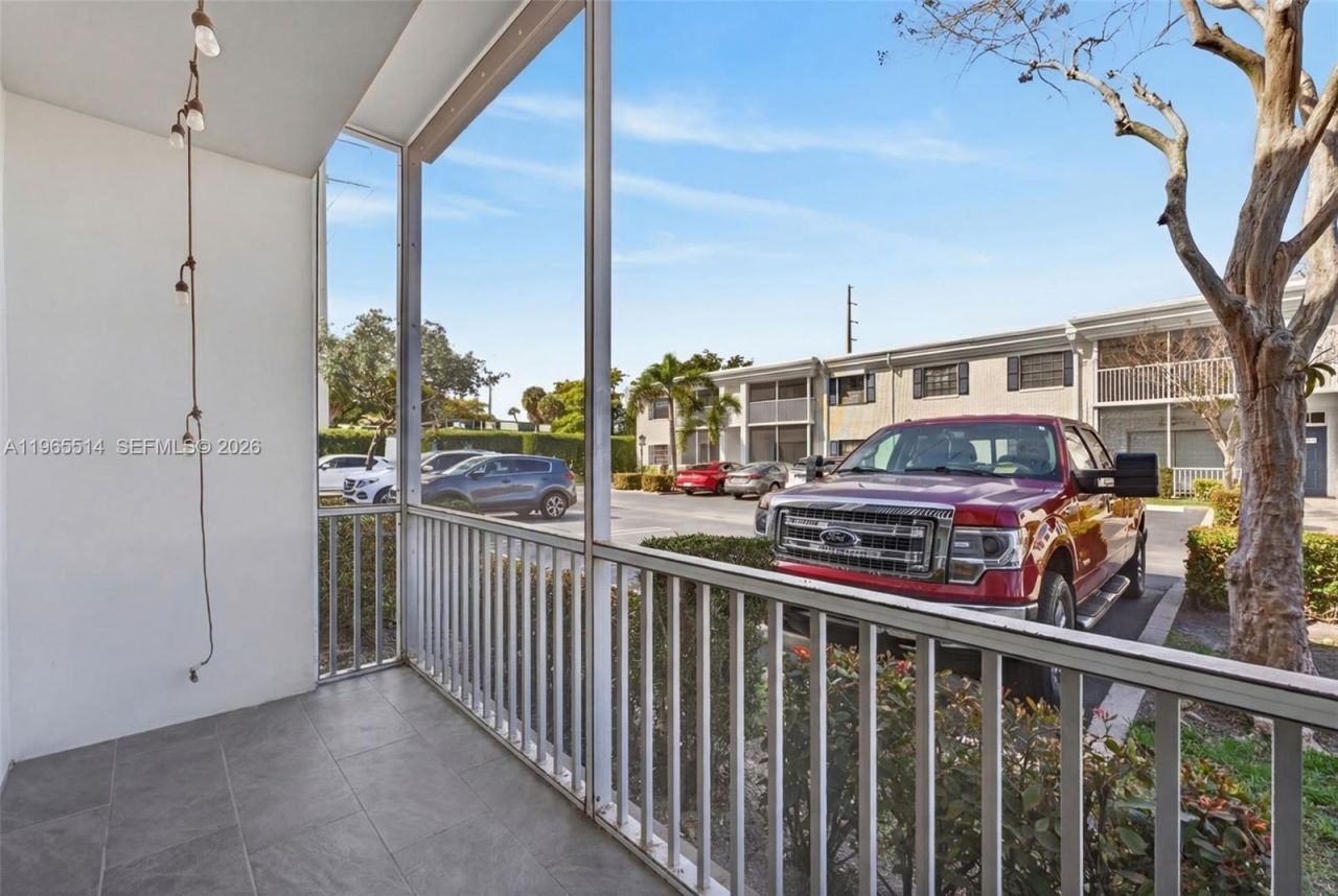 170 Cypress Club Dr , Unit 712, Pompano Beach, FL 33060 Photo