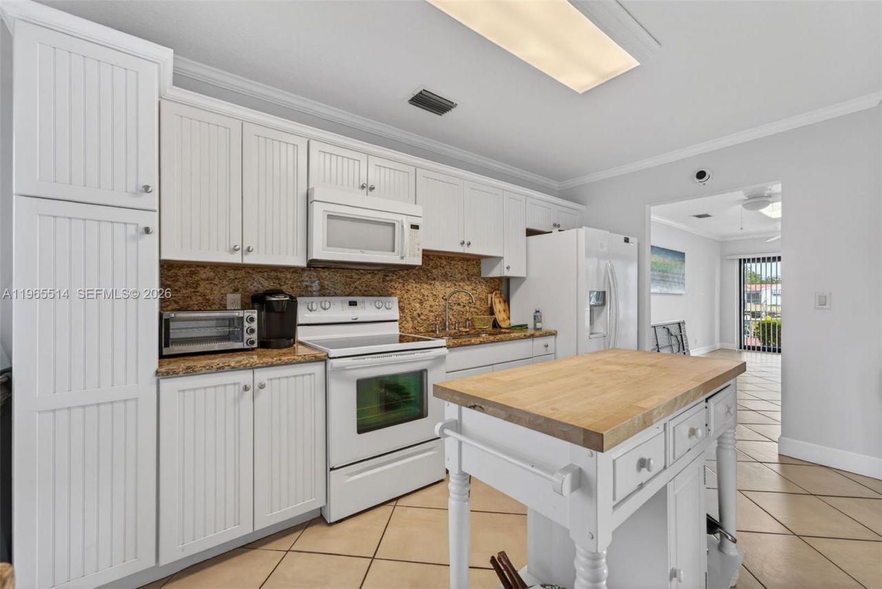 170 Cypress Club Dr , Unit 712, Pompano Beach, FL 33060 Photo