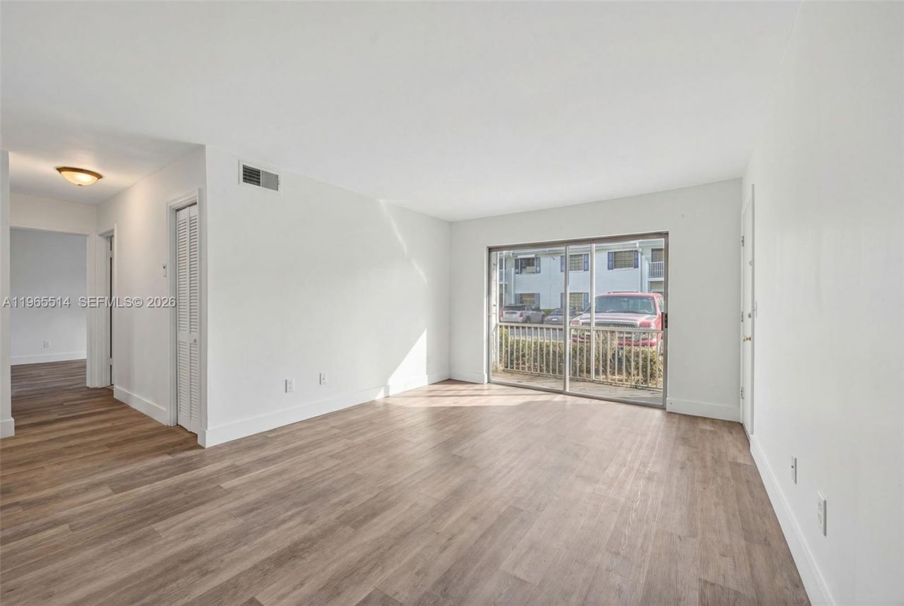 170 Cypress Club Dr , Unit 712, Pompano Beach, FL 33060 Photo