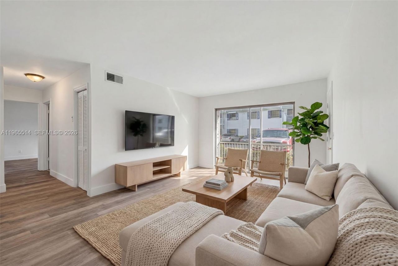 170 Cypress Club Dr , Unit 712, Pompano Beach, FL 33060 Photo