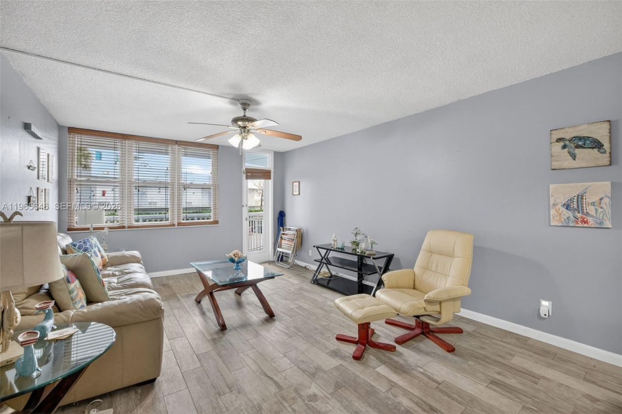 1913 S Ocean Dr, Unit 209, Hallandale Beach, FL 33009 Photo