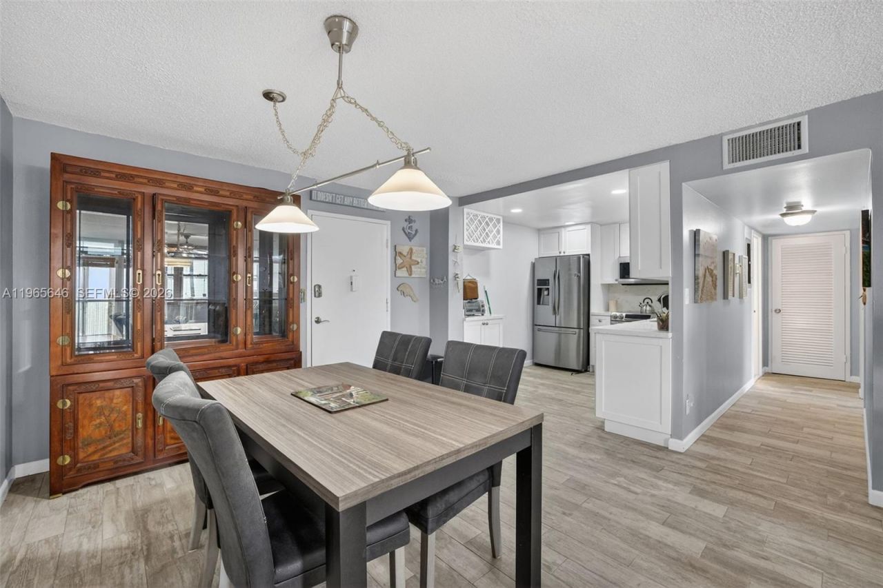 1913 S Ocean Dr, Unit 209, Hallandale Beach, FL 33009 Photo