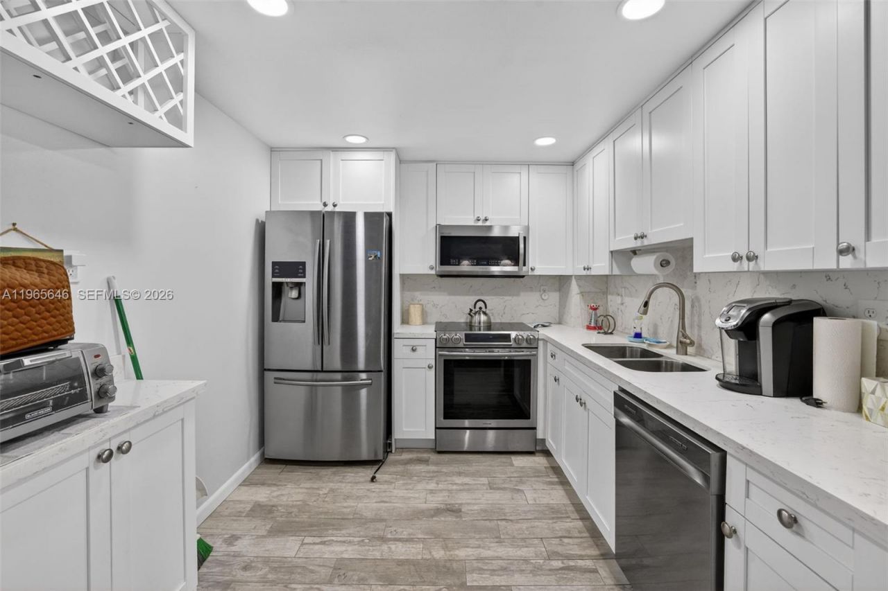 1913 S Ocean Dr, Unit 209, Hallandale Beach, FL 33009 Photo