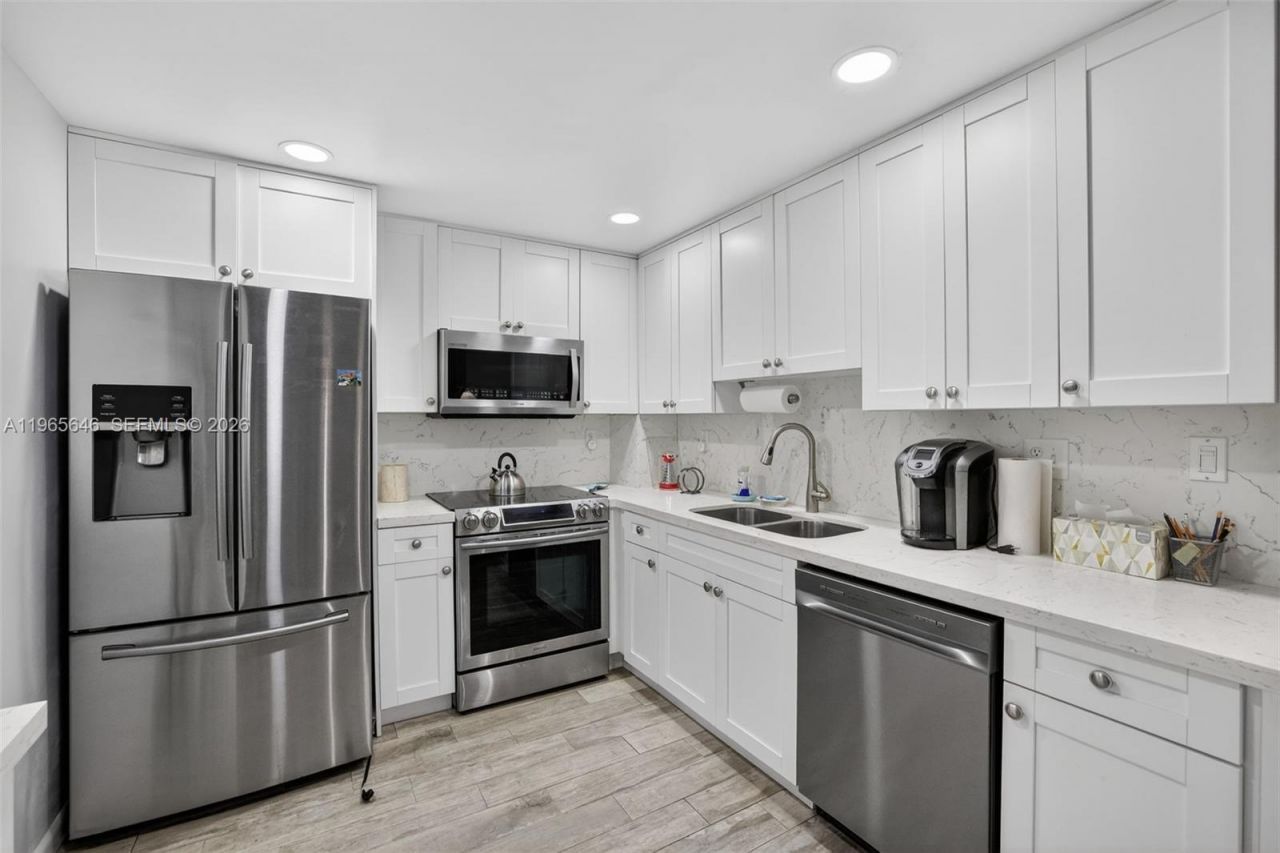 1913 S Ocean Dr, Unit 209, Hallandale Beach, FL 33009 Photo