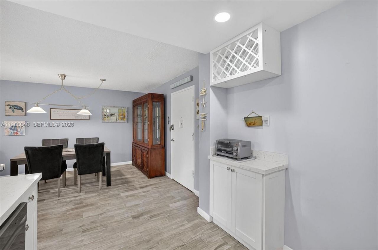 1913 S Ocean Dr, Unit 209, Hallandale Beach, FL 33009 Photo