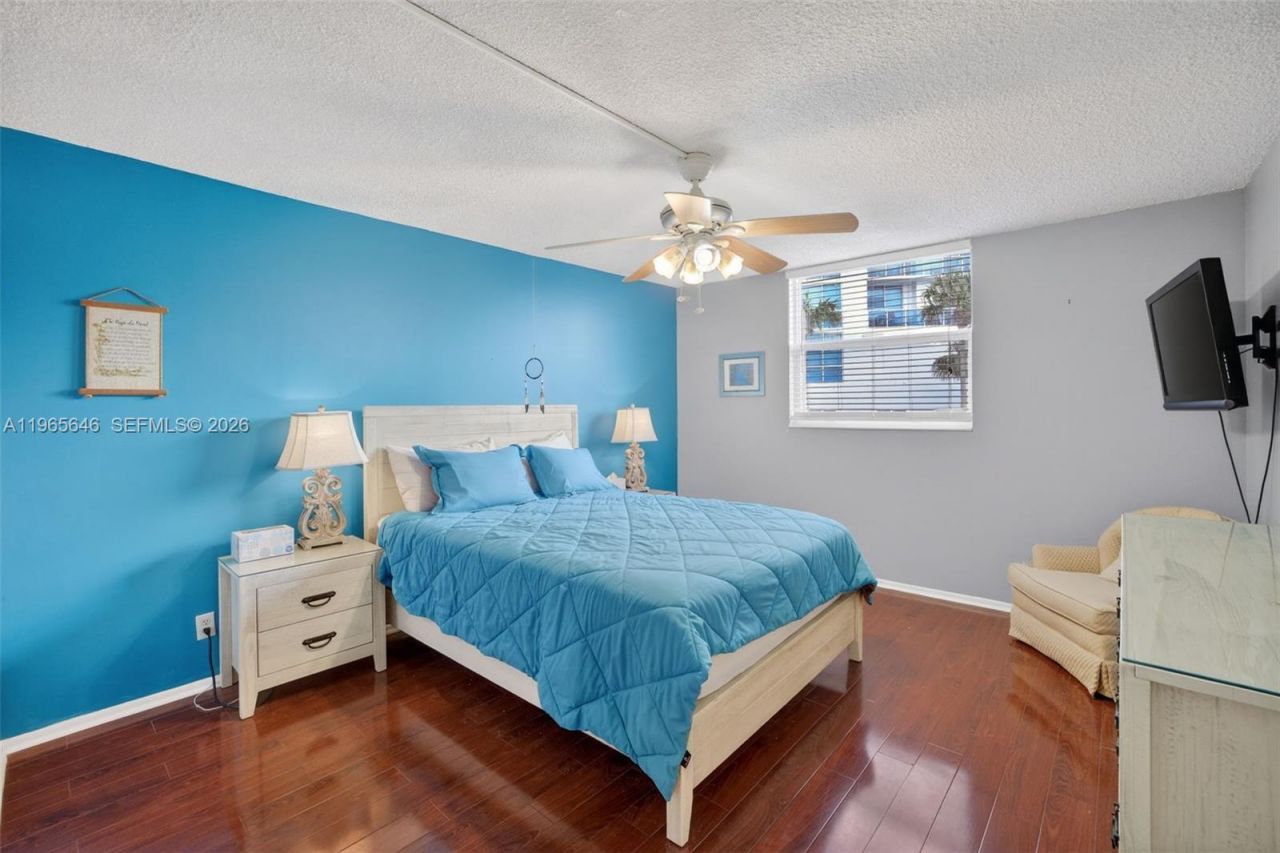 1913 S Ocean Dr, Unit 209, Hallandale Beach, FL 33009 Photo