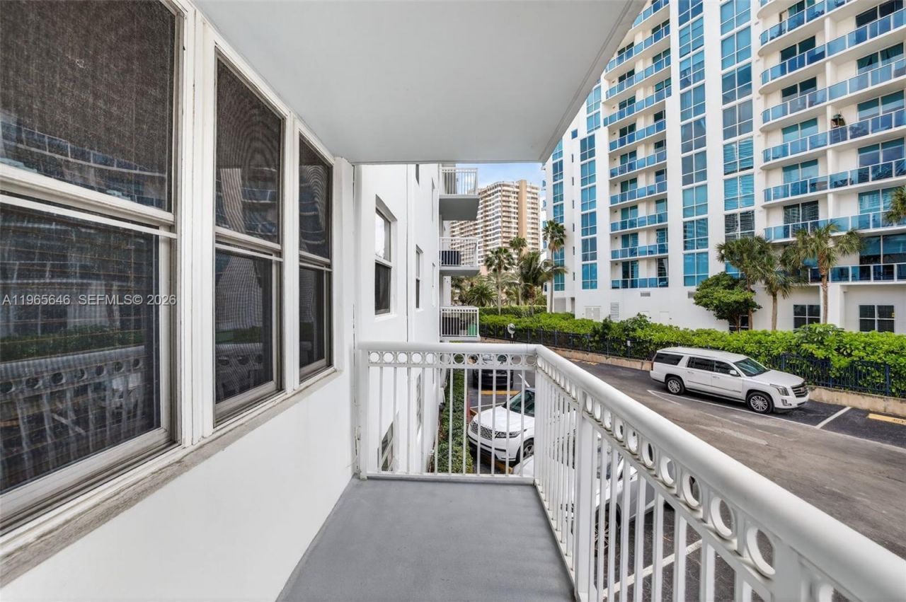 1913 S Ocean Dr, Unit 209, Hallandale Beach, FL 33009 Photo