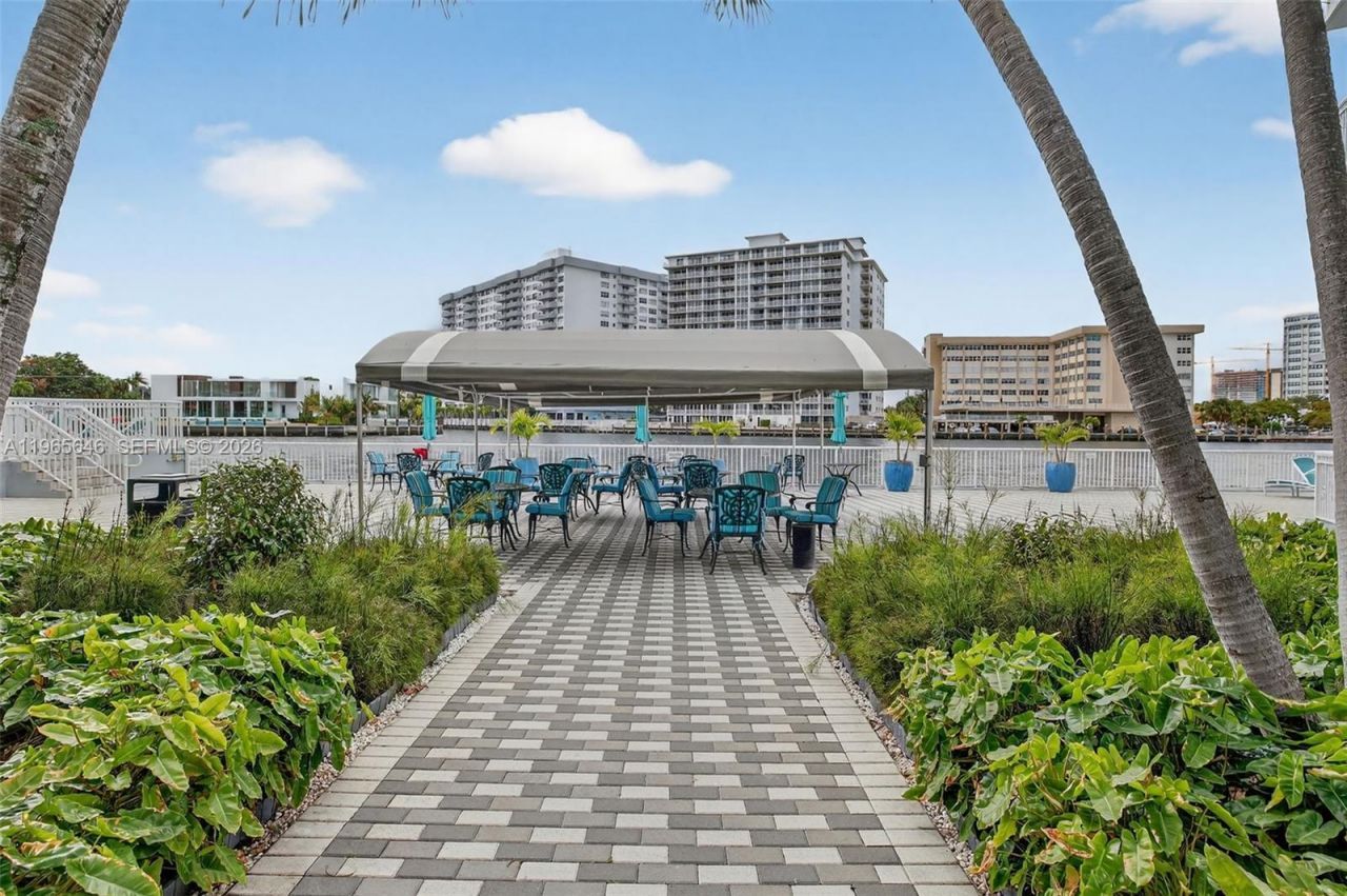 1913 S Ocean Dr, Unit 209, Hallandale Beach, FL 33009 Photo