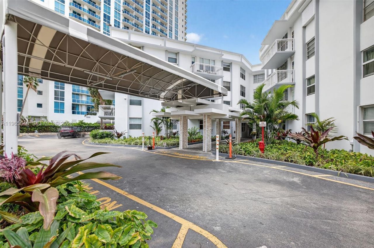 1913 S Ocean Dr, Unit 209, Hallandale Beach, FL 33009 Photo