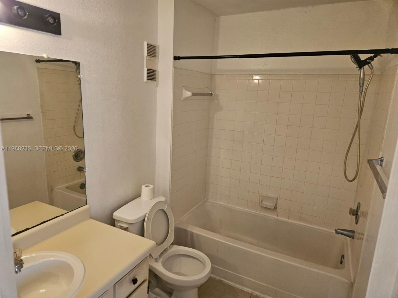 3300 N Pinewalk Dr N , Unit 1911, Margate, FL 33063 Photo