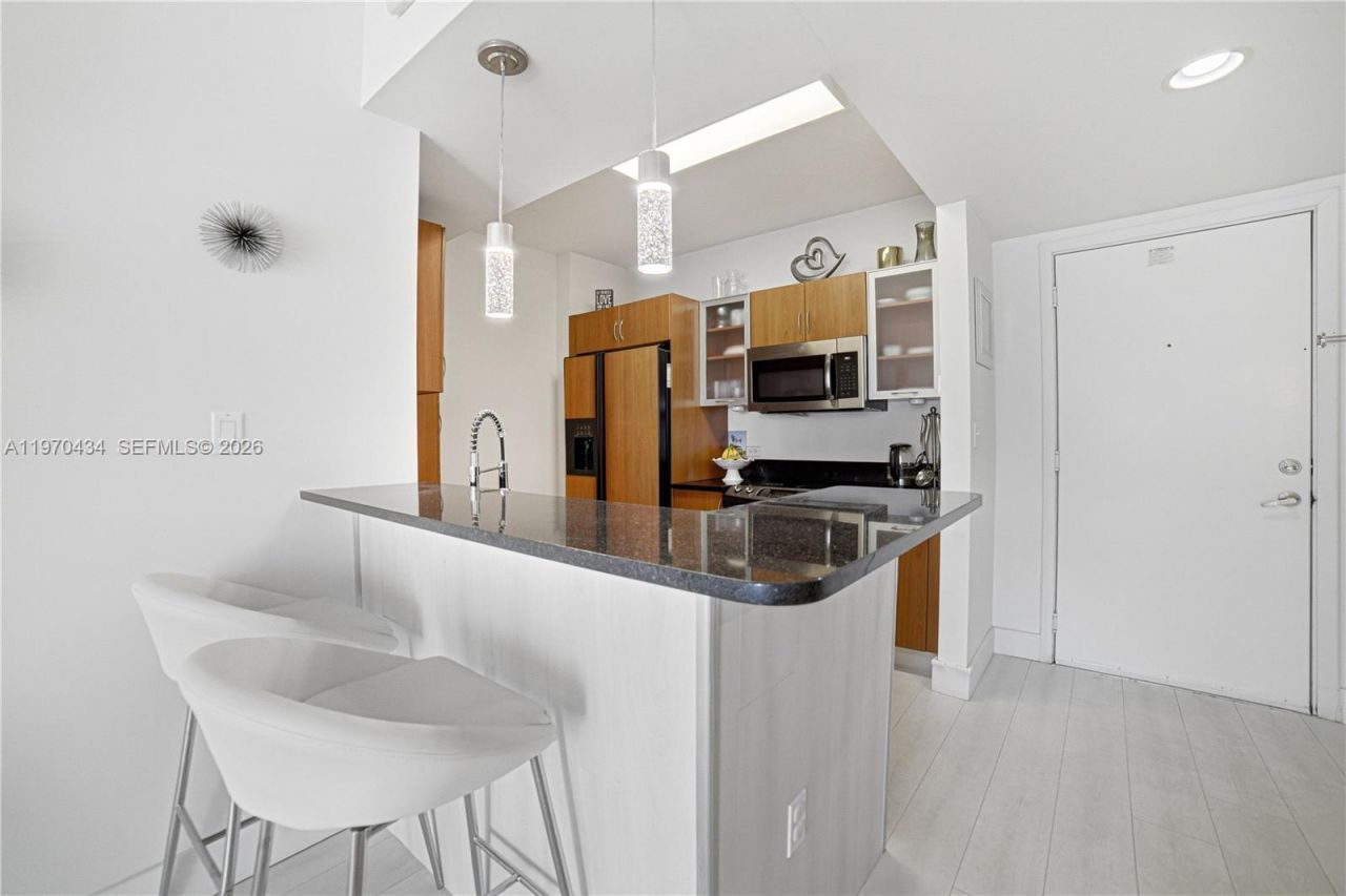 2775 NE 187th St, Unit 625, Aventura, FL 33180 Photo